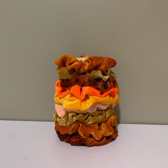 Scrunchies - Picture 6 of 10